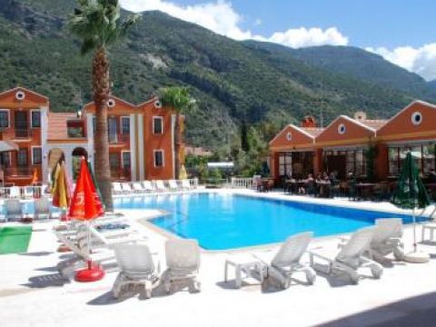 Akdeniz Beach Hotel Image