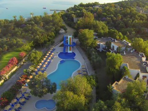 Cande Onura Tatil Koyu Image